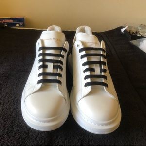 Alexander McQueen men’s oversized sneaker